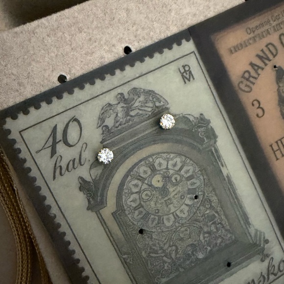 Catbird Jewelry - 14kt solid gold dainty round solitaire piercing stud earrings